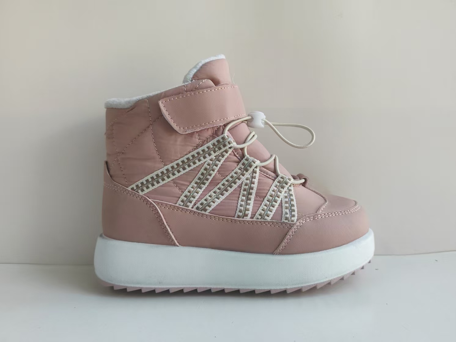 Pink children's lace-up snow boot
