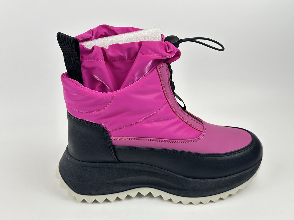 Pink children's outdoor snow boot