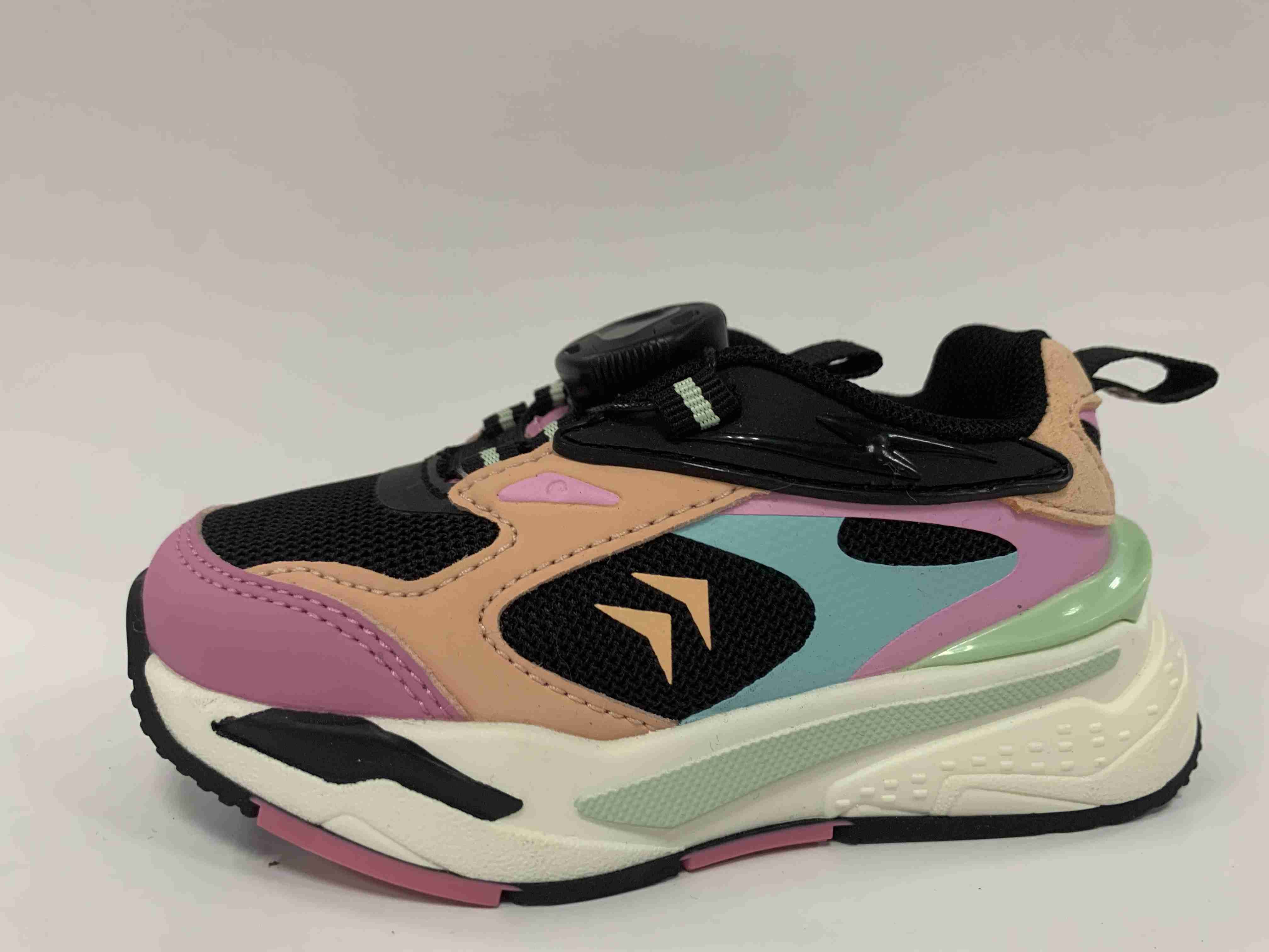 Winmamba children's sport shoe from the product collection