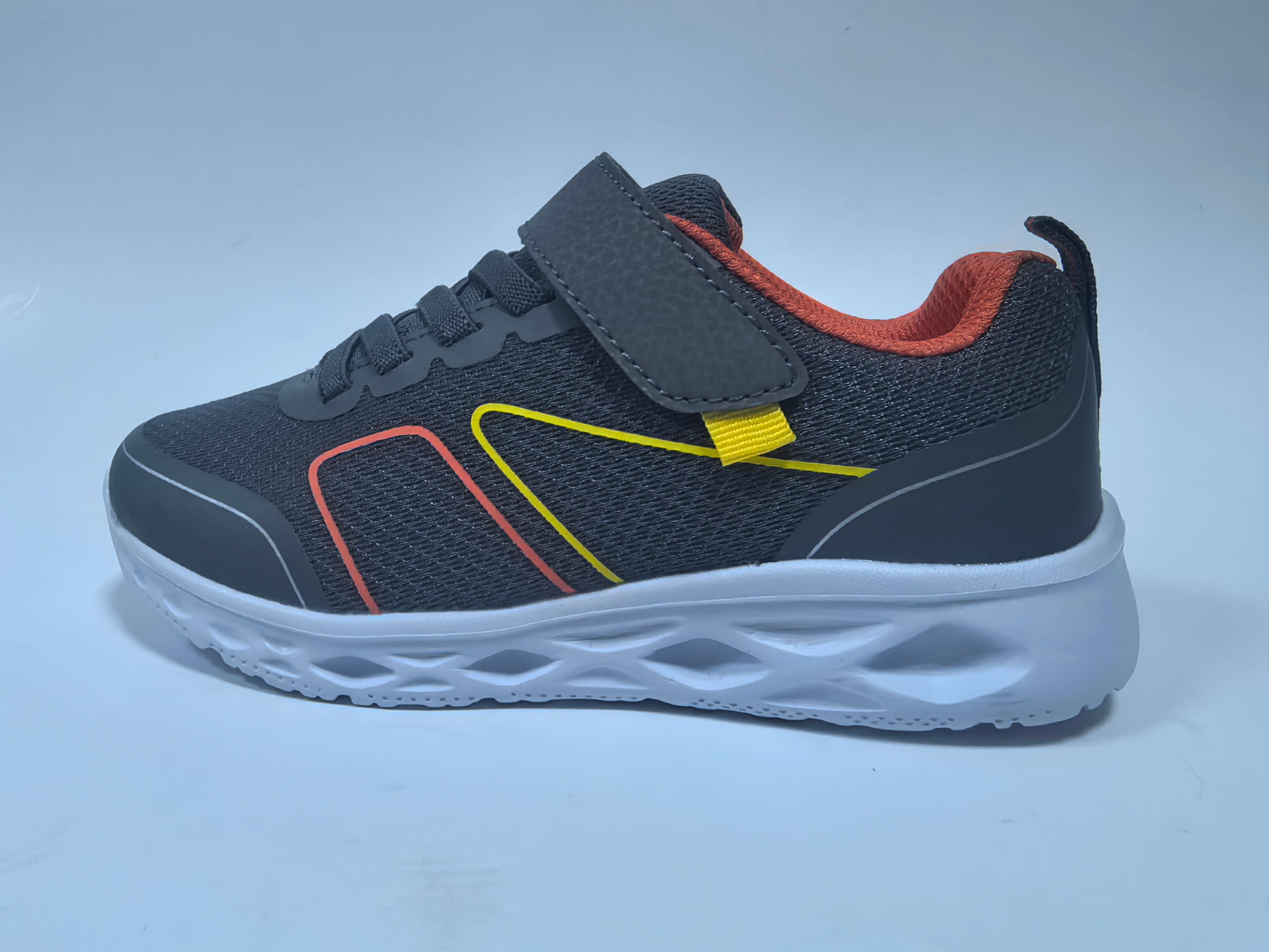 Sport shoe style WMM-194